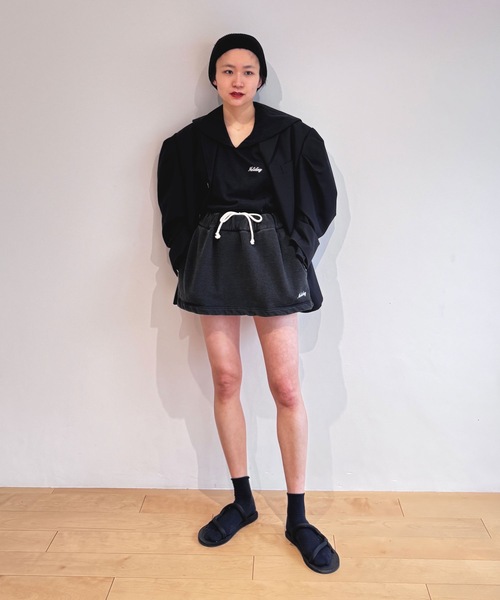HOLIDAY（ホリデイ）の「ULTRA HEAVY SWEAT TUCK MINI SKIRT (Holiday) ウルトラヘビースウェットタックミニスカート (ホリデイ)（スカート・レディース・ダークネイビー/ブラック・ONE SIZE）」の15枚目の写真