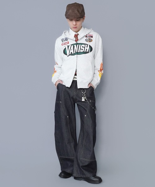 SPINNS（スピンズ）の「【内田金吾くん着用】レギュラー丈ダブルジップパーカー/レーシングプリントロゴ（パーカー・メンズ・アッシュグレー/ブラック/レッド・ONESIZE）」の13枚目の写真