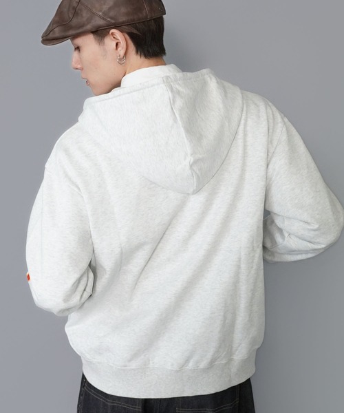 SPINNS（スピンズ）の「【内田金吾くん着用】レギュラー丈ダブルジップパーカー/レーシングプリントロゴ（パーカー・メンズ・アッシュグレー/ブラック/レッド・ONESIZE）」の18枚目の写真