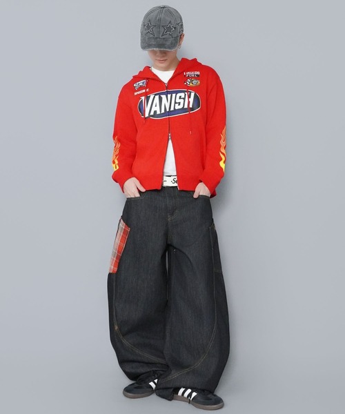 SPINNS（スピンズ）の「【内田金吾くん着用】レギュラー丈ダブルジップパーカー/レーシングプリントロゴ（パーカー・メンズ・アッシュグレー/ブラック/レッド・ONESIZE）」の22枚目の写真