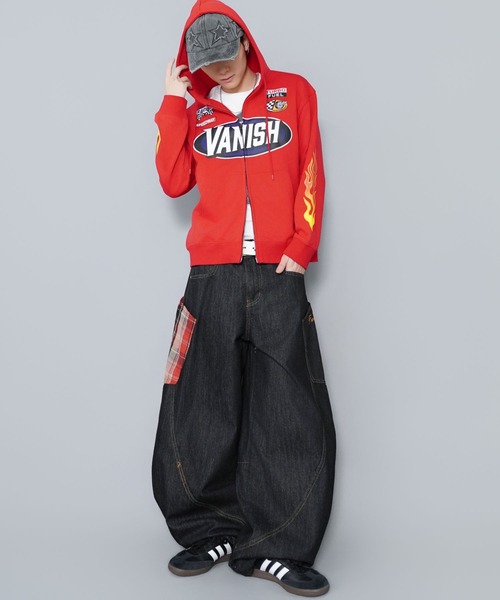 SPINNS（スピンズ）の「【内田金吾くん着用】レギュラー丈ダブルジップパーカー/レーシングプリントロゴ（パーカー・メンズ・アッシュグレー/ブラック/レッド・ONESIZE）」の20枚目の写真