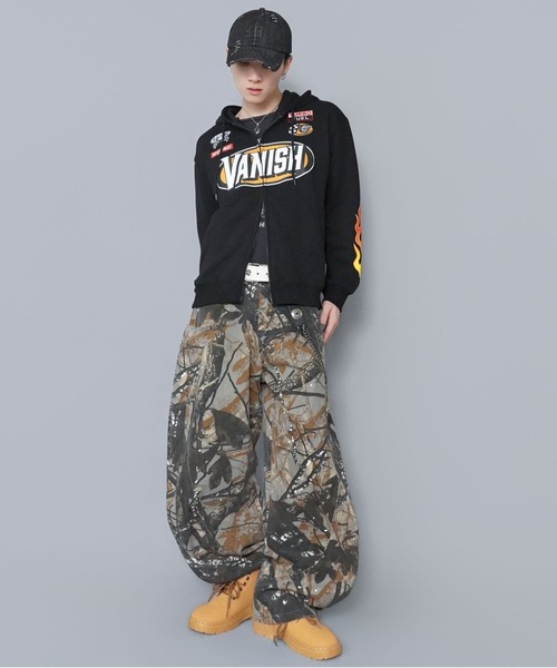 SPINNS（スピンズ）の「【内田金吾くん着用】レギュラー丈ダブルジップパーカー/レーシングプリントロゴ（パーカー・メンズ・アッシュグレー/ブラック/レッド・ONESIZE）」の5枚目の写真