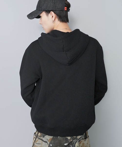 SPINNS（スピンズ）の「【内田金吾くん着用】レギュラー丈ダブルジップパーカー/レーシングプリントロゴ（パーカー・メンズ・アッシュグレー/ブラック/レッド・ONESIZE）」の11枚目の写真