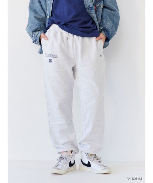 Ungrid（アングリッド）の「【MLB × New Era × Ungrid】スウェットパンツ（スウェットパンツ・レディース・ライトグレー/ネイビー/アイボリー・FREE）」の2枚目の写真
