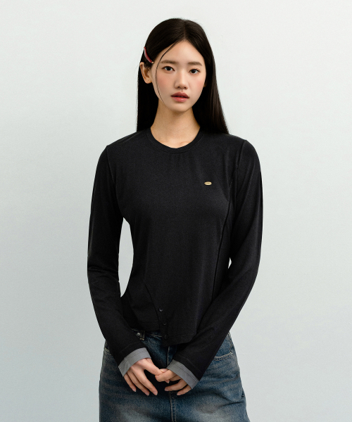 EUGGEN(ユジェン)の「ボタンスリットレイヤードロングスリーブTシャツ_ブラック&チャコール(Tシャツ/カットソー・レディース・その他・SMALL/MEDIUM)」の1枚目の写真
