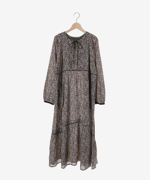 le.coeur blanc(ルクールブラン)の「Fanaka別注フラワー柄ワンピース(ワンピース・レディース・ブラック系その他・38)」の2枚目の写真