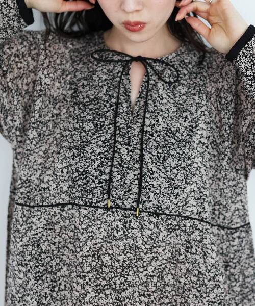 le.coeur blanc(ルクールブラン)の「Fanaka別注フラワー柄ワンピース(ワンピース・レディース・ブラック系その他・38)」の13枚目の写真