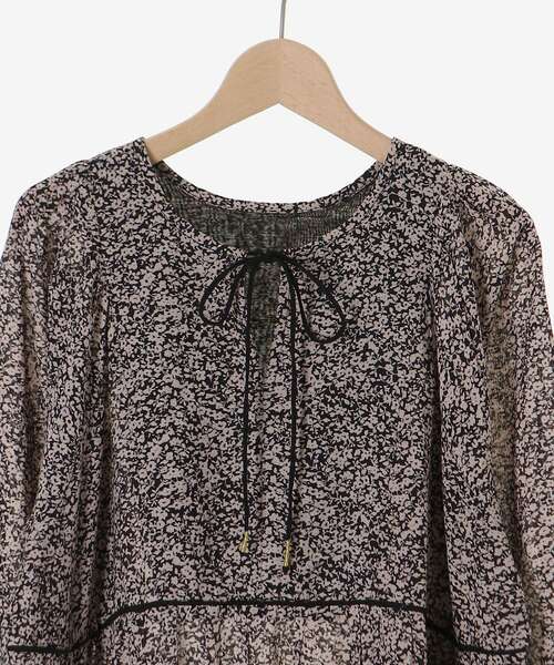 le.coeur blanc(ルクールブラン)の「Fanaka別注フラワー柄ワンピース(ワンピース・レディース・ブラック系その他・38)」の15枚目の写真