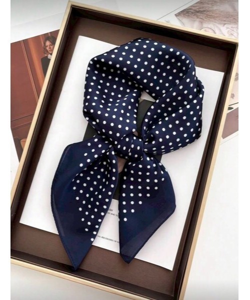 ARTIFICIAL SWEETENER（アーティフィシャル　スウィートナー）の「【 ARTIFICIAL SWEETENER 】シルクタッチ ドット柄 スカーフ（バンダナ/スカーフ・メンズ・ブラック系3/ブラック系1/ネイビー/ホワイト系1/ブラック系2/ホワイト系2/ブラウン・FREE）」の7枚目の写真