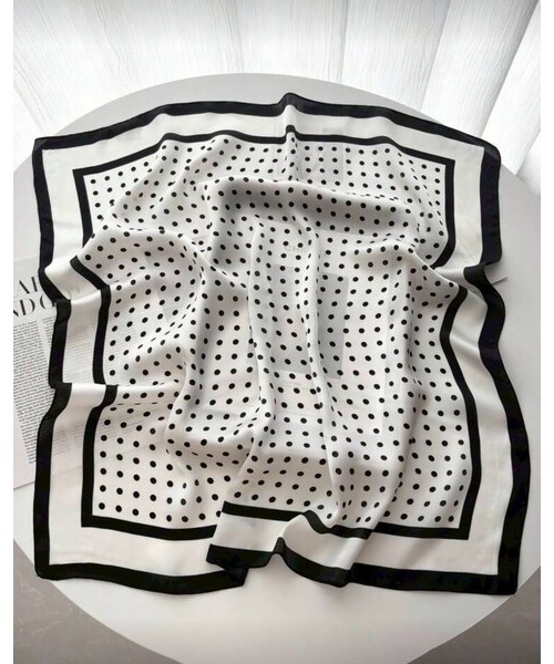 ARTIFICIAL SWEETENER（アーティフィシャル　スウィートナー）の「【 ARTIFICIAL SWEETENER 】シルクタッチ ドット柄 スカーフ（バンダナ/スカーフ・メンズ・ブラック系3/ブラック系1/ネイビー/ホワイト系1/ブラック系2/ホワイト系2/ブラウン・FREE）」の14枚目の写真