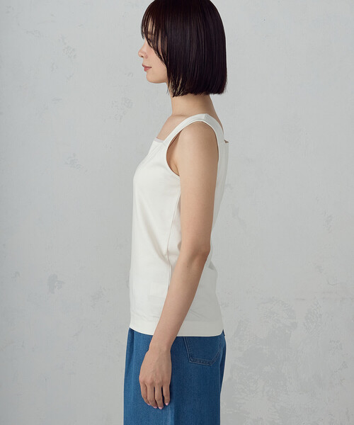 COMME CA ISM（コムサイズム）の「2WAYスクエア ネックタンクトップ（タンクトップ・レディース・ホワイト/ブラック・MEDIUM/LARGE）」の7枚目の写真