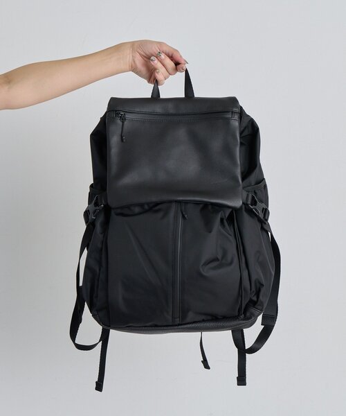 ear PAPILLONNER（イアパピヨネ）の「【ouchi監修】レザーコンビライトリュック（バックパック/リュック・レディース・カーキ/ブラック・FREE）」の3枚目の写真