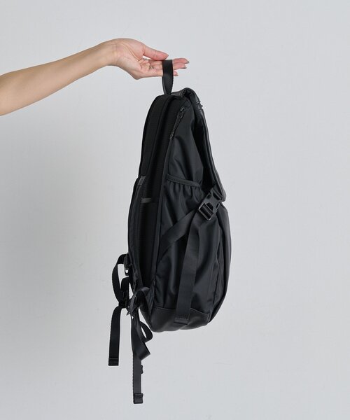 ear PAPILLONNER（イアパピヨネ）の「【ouchi監修】レザーコンビライトリュック（バックパック/リュック・レディース・カーキ/ブラック・FREE）」の4枚目の写真