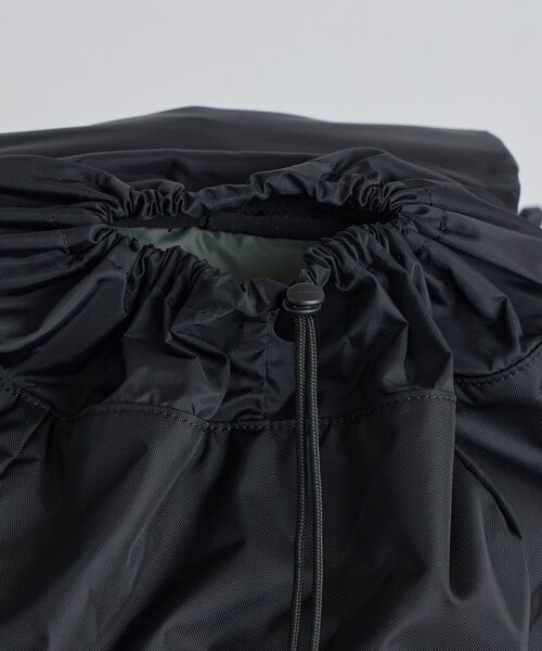 ear PAPILLONNER（イアパピヨネ）の「【ouchi監修】レザーコンビライトリュック（バックパック/リュック・レディース・カーキ/ブラック・FREE）」の7枚目の写真