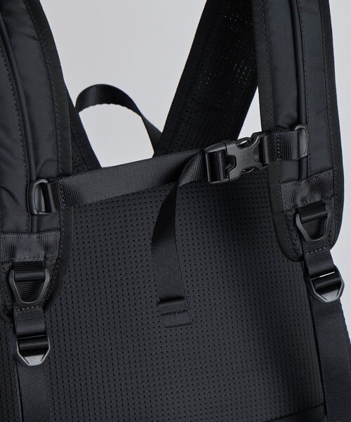 ear PAPILLONNER（イアパピヨネ）の「【ouchi監修】レザーコンビライトリュック（バックパック/リュック・レディース・カーキ/ブラック・FREE）」の9枚目の写真