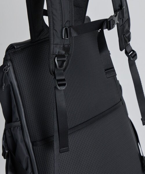 ear PAPILLONNER（イアパピヨネ）の「【ouchi監修】レザーコンビライトリュック（バックパック/リュック・レディース・カーキ/ブラック・FREE）」の10枚目の写真