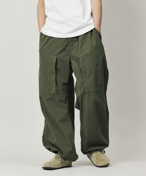 FREAK'S STORE(フリークスストア)の「<UVカット・吸水速乾・軽量>Quick Dry Fabric ワイドシルエット ポリリップクロス ミリタリーヘリクルーパンツ/限定展開(カーゴパンツ・メンズ・オリーブ/ブラック/チャコールグレー/ベージュ・SMALL/MEDIUM/LARGE)」の8枚目の写真
