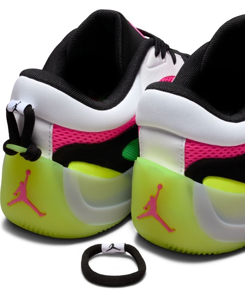 JORDAN BRAND（ジョーダンブランド）の「【別注】ジョーダン    ジョーダン エアー シリーズ 2 PF 限定コラボ（スニーカー・レディース・ホワイト×ピンク・22.5cm/23.0cm/23.5cm/24.0cm/24.5cm/25.0cm/25.5cm/26.0cm/26.5cm/27.0cm/27.5cm）」の10枚目の写真