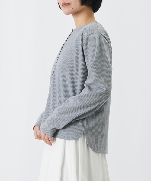 LUCA/LADY LUCK LUCA（ルカ/レディラックルカ）の「LC/LLL リブヘンリーネックプルオーバー（Tシャツ/カットソー・レディース・オフホワイト/グレー/ブラック/グレイッシュベージュ・FREE）」の3枚目の写真