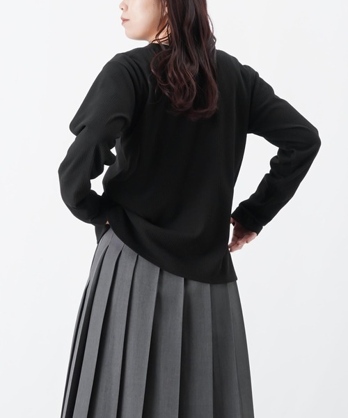 LUCA/LADY LUCK LUCA（ルカ/レディラックルカ）の「LC/LLL リブヘンリーネックプルオーバー（Tシャツ/カットソー・レディース・オフホワイト/グレー/ブラック/グレイッシュベージュ・FREE）」の7枚目の写真