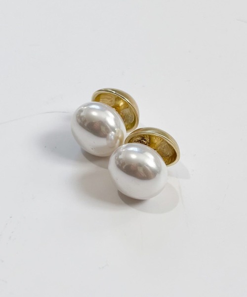 yu-ka(ユーカ)の「YU-KA:パールキャッチスタッドピアス Pearl-backed stud earrings(ピアス(両耳用)・レディース・シルバー/ゴールド・FREE)」の2枚目の写真