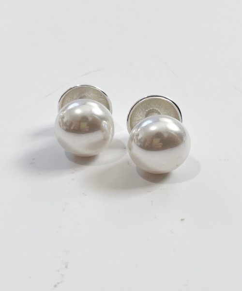 yu-ka(ユーカ)の「YU-KA:パールキャッチスタッドピアス Pearl-backed stud earrings(ピアス(両耳用)・レディース・シルバー/ゴールド・FREE)」の5枚目の写真