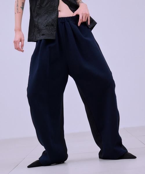 THINGS THAT MATTER(シングス ザット マター)の「SMART STRIPE SWEAT PANTS / スマート ストライプ スウェット パンツ(スウェットパンツ・レディース・ネイビー/ブラック・FREE)」の2枚目の写真