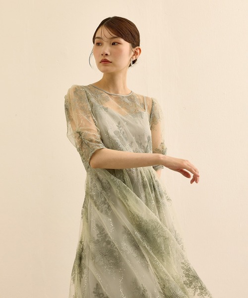 Kana(カナ)の「花柄スパンコールAラインワンピースドレス 結婚式 お呼ばれ オケージョン(ドレス・レディース・ライトグリーン/ブルー系その他/ブラック/イエロー・M/S)」の2枚目の写真