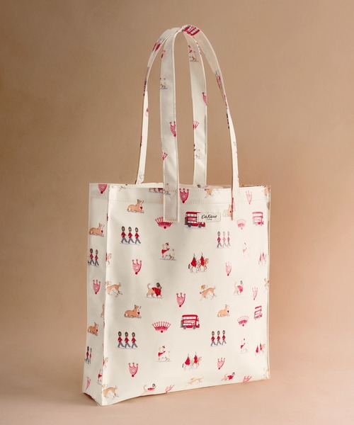 Cath Kidston(キャスキッドソン)の「ラージ ブックバッグ Queenies London(トートバッグ・レディース・クリーム・FREE)」の1枚目の写真