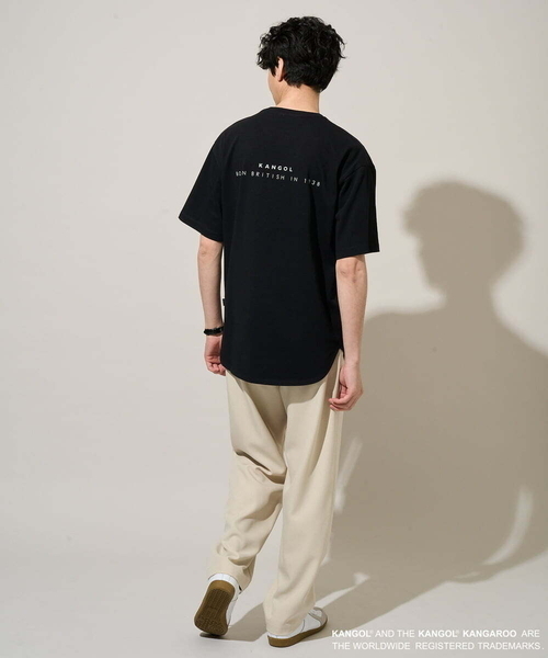 a.v.v(アーヴェヴェ)の「【コラボ/接触冷感】KANGOLスクエアプリントロングシルエットカットソー(Tシャツ/カットソー・メンズ・ピンク/ブラック・46/48)」の5枚目の写真