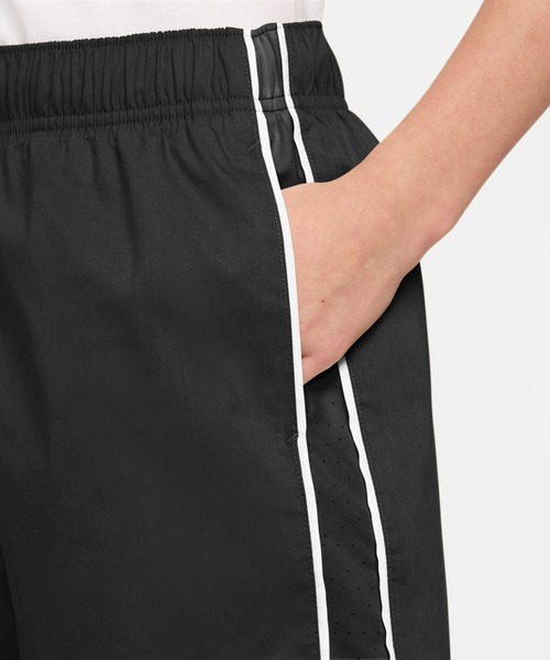 NIKE(ナイキ)の「ナイキ NIKE ナイキ YTH NSW CLN ウーヴン ショート(その他パンツ・キッズ・ベージュ/ブラック・130cm/140cm/150cm/160cm)」の8枚目の写真