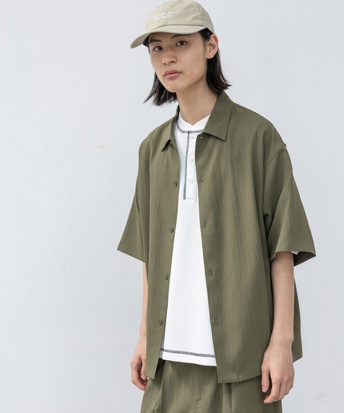 LAKOLE（ラコレ）の「楊柳ジャガードレギュラーシャツ / 648304（シャツ/ブラウス・メンズ・グレイッシュベージュ/テラコッタ/カーキ/ブラック・LARGE/MEDIUM）」の4枚目の写真