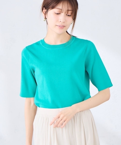 a.v.v(アーヴェヴェ)の「ハーフスリーブクルーネックサマーニット【洗える/接触冷感/UVカット】(ニット/セーター・レディース・アイボリー/グレー系その他/ブラック/グリーン/ホワイト/ベージュ・38/36/40)」の1枚目の写真