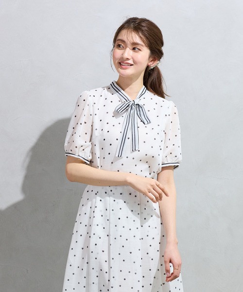 Rose Tiara（ローズティアラ）の「配色ラインリボン襟ドットプリントブラウス（シャツ/ブラウス・レディース・ネイビー/オフホワイト・38/42/46）」の3枚目の写真