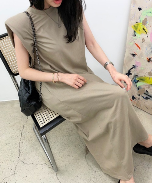 FAVORITO（ファヴォリート）の「バックツイストワンピース（ワンピース・レディース・ベージュ/グレー/ブラック・F）」の18枚目の写真