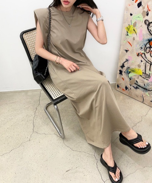 FAVORITO（ファヴォリート）の「バックツイストワンピース（ワンピース・レディース・ベージュ/グレー/ブラック・F）」の19枚目の写真