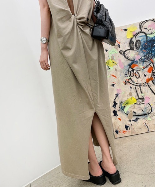 FAVORITO（ファヴォリート）の「バックツイストワンピース（ワンピース・レディース・ベージュ/グレー/ブラック・F）」の20枚目の写真