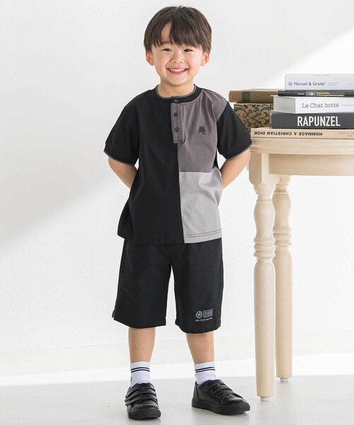 BeBe Petits Pois Vert(ベベプチポワヴェール)の「マチ配色ショートパンツ(その他パンツ・キッズ・ブラック/ベージュ・120cm/130cm/150cm/140cm/110cm/160cm)」の4枚目の写真
