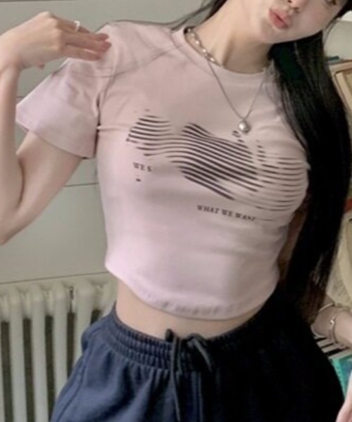 lilful(リルフル)の「【26年春夏新作】フロントデザインクロップド半袖Tシャツ(Tシャツ/カットソー・レディース・ピンク/ホワイト・M/S)」の2枚目の写真