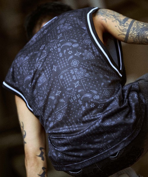 Subciety(サブサエティ)の「Tank top game shirt(タンクトップ・メンズ・ホワイト/ブラック/ブラック系その他・SMALL/MEDIUM/LARGE/X-LARGE)」の20枚目の写真