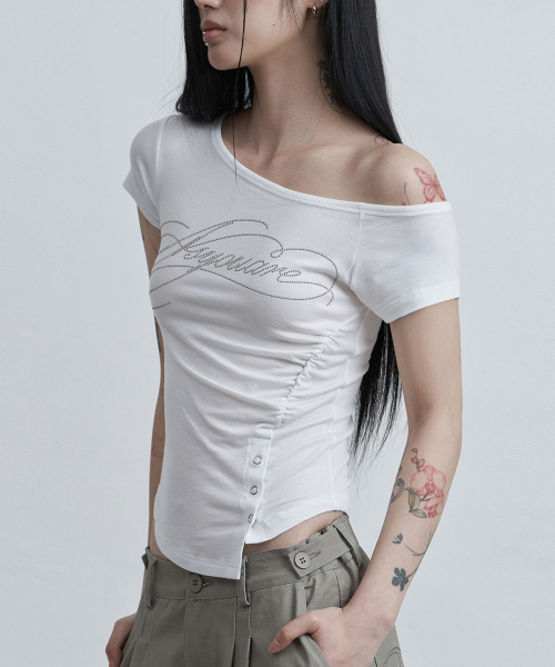 as you are(アズユーアー)の「ボタンインシジョンワンショルダーティー ホワイト(Tシャツ/カットソー・レディース・その他・OS)」の4枚目の写真