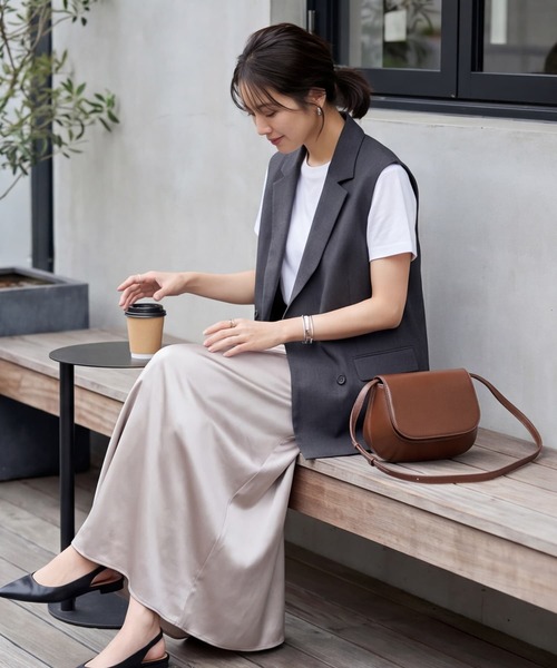 STYLE DELI(スタイルデリ)の「【DELI by】ラウンドフラップレザーミニショルダーバッグ(ショルダーバッグ・レディース・ブラウン/ホワイト/ブラック・FREE)」の4枚目の写真