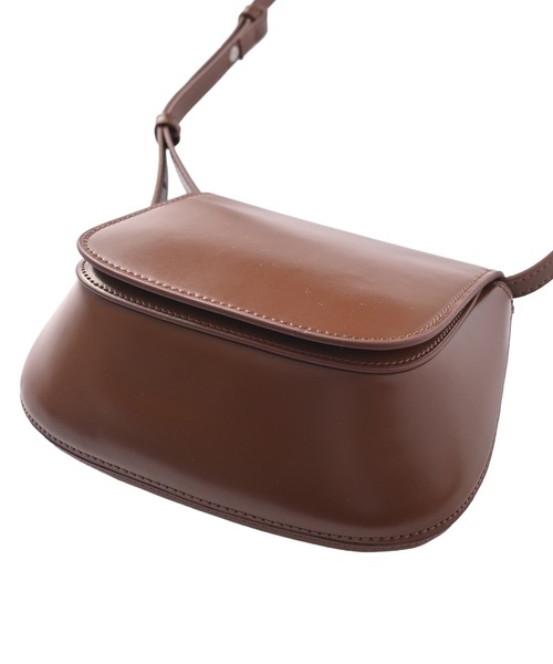STYLE DELI(スタイルデリ)の「【DELI by】ラウンドフラップレザーミニショルダーバッグ(ショルダーバッグ・レディース・ブラウン/ホワイト/ブラック・FREE)」の14枚目の写真