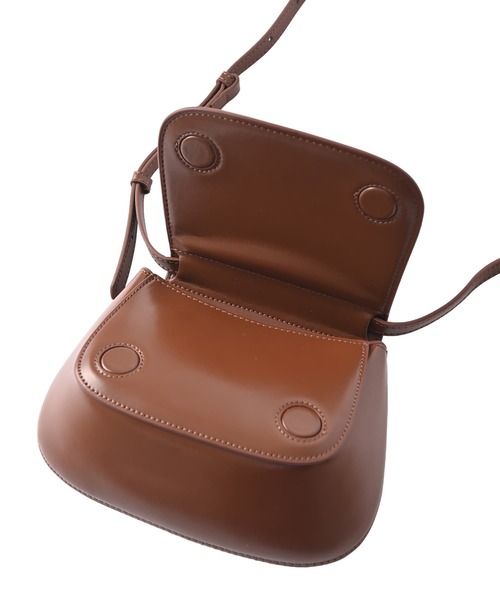STYLE DELI(スタイルデリ)の「【DELI by】ラウンドフラップレザーミニショルダーバッグ(ショルダーバッグ・レディース・ブラウン/ホワイト/ブラック・FREE)」の17枚目の写真