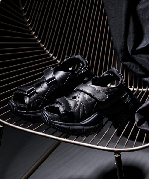 Ellno Loset(エルノロゼット)の「ダブルベルトボリュームソールサンダル(サンダル・メンズ・ブラック・X-LARGE/LARGE/MEDIUM/SMALL/X-SMALL)」の4枚目の写真