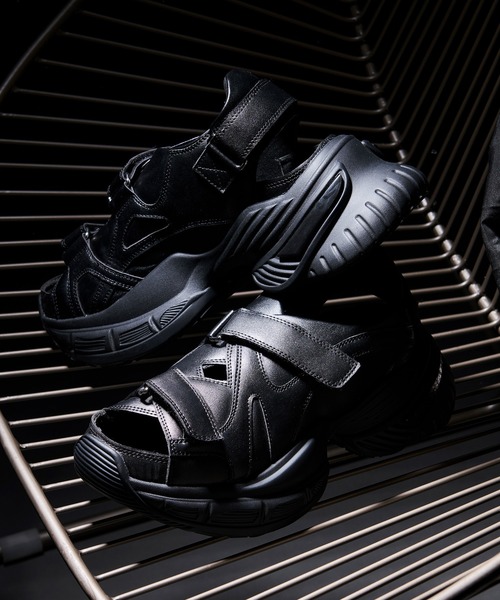 Ellno Loset(エルノロゼット)の「ダブルベルトボリュームソールサンダル(サンダル・メンズ・ブラック・X-LARGE/LARGE/MEDIUM/SMALL/X-SMALL)」の5枚目の写真