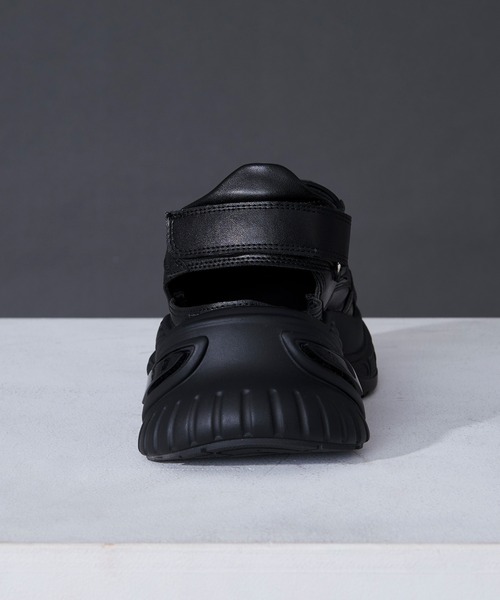 Ellno Loset(エルノロゼット)の「ダブルベルトボリュームソールサンダル(サンダル・メンズ・ブラック・X-LARGE/LARGE/MEDIUM/SMALL/X-SMALL)」の6枚目の写真