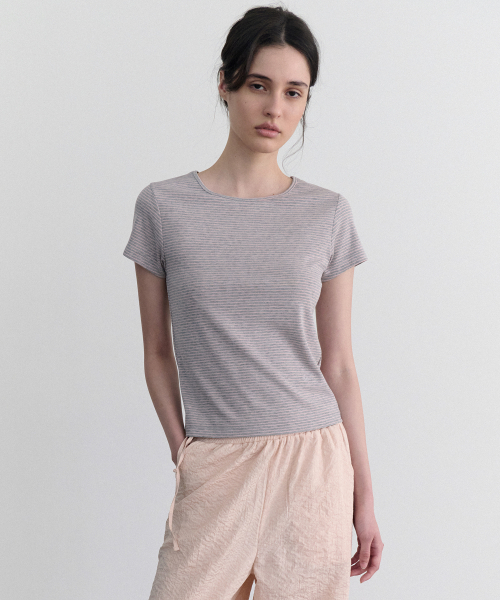ANDNEEDS(アンドニーズ)の「Soy stripe half tee (navy)(Tシャツ/カットソー・レディース・その他・FREE)」の1枚目の写真