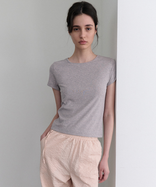 ANDNEEDS(アンドニーズ)の「Soy stripe half tee (navy)(Tシャツ/カットソー・レディース・その他・FREE)」の2枚目の写真