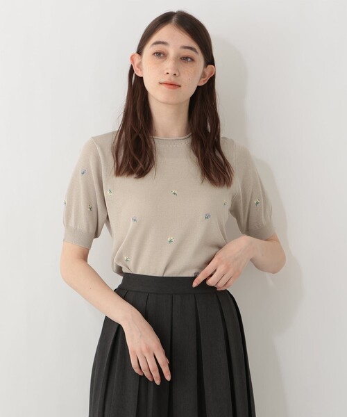 Afternoon Tea(アフタヌーンティー)の「小花刺繍半袖プルオーバー(Tシャツ/カットソー・レディース・ネイビー/グレー・MEDIUM)」の1枚目の写真